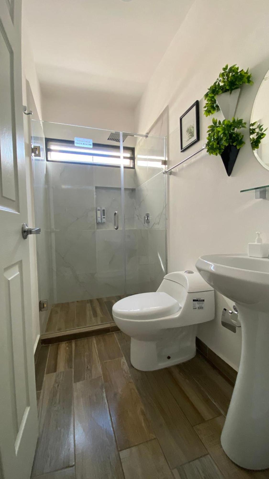 Casa Mazatlán, alberca, baño y clima en cada habitacion Exterior foto
